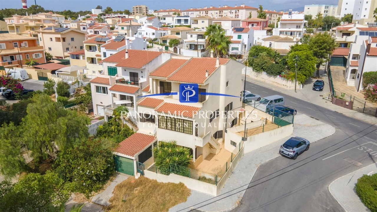 Moradia T4 para Venda em Portimão Foto 1