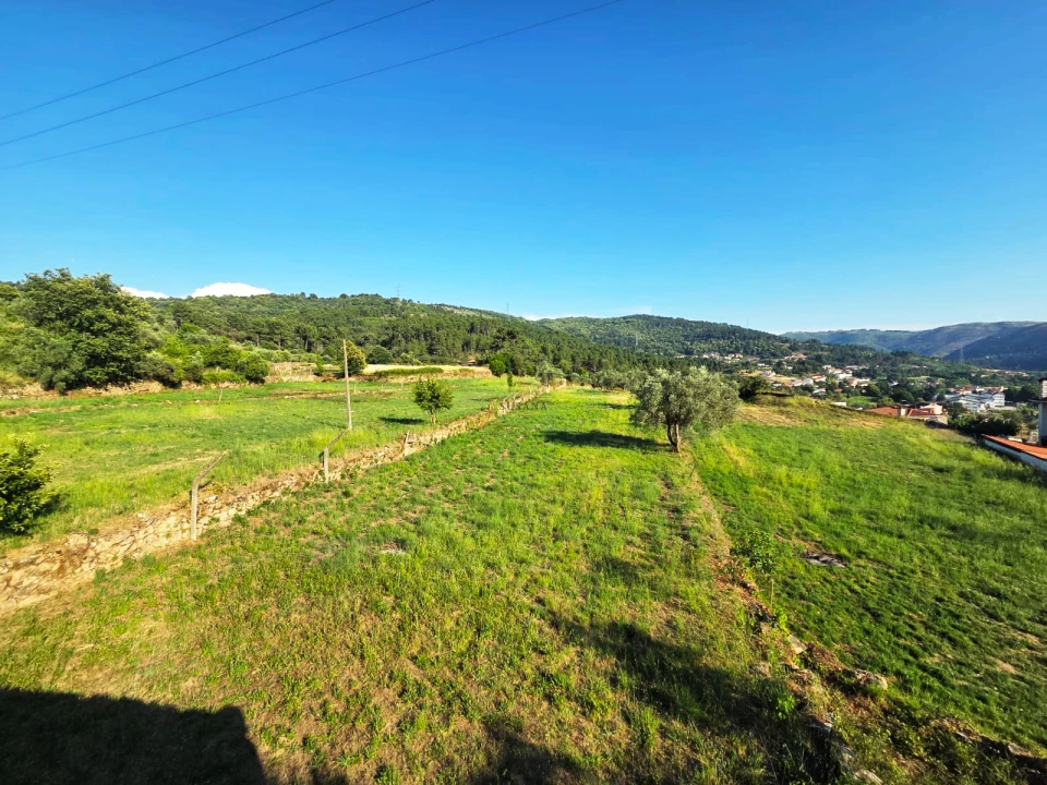 Moradia T3 para Venda em Mondim da Beira Foto 1