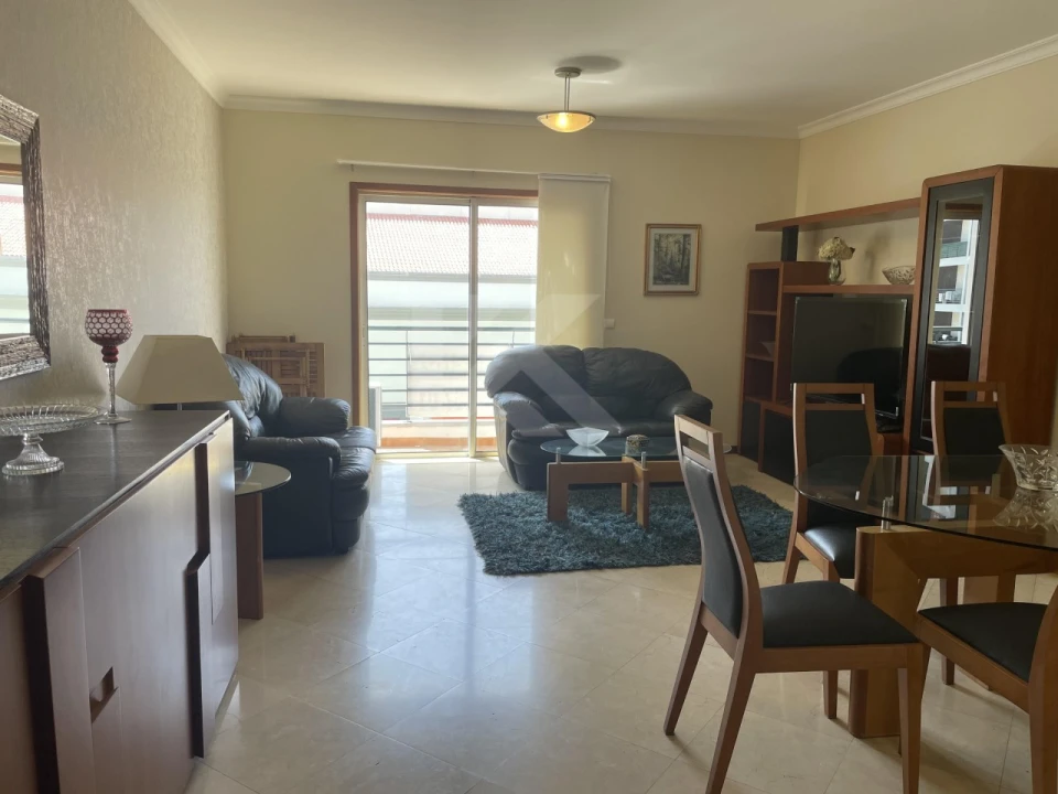 Apartamento T2 para Arrendamento em São Martinho Foto 3