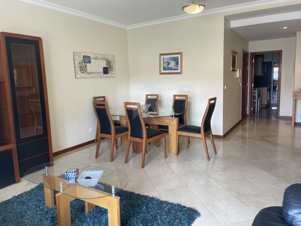 Apartamento T2 para Arrendamento em São Martinho Foto 1