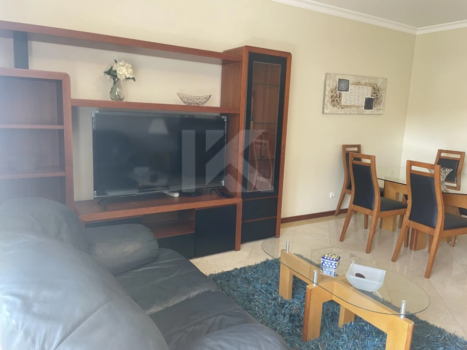 Apartamento T2 para Arrendamento em São Martinho Foto 2
