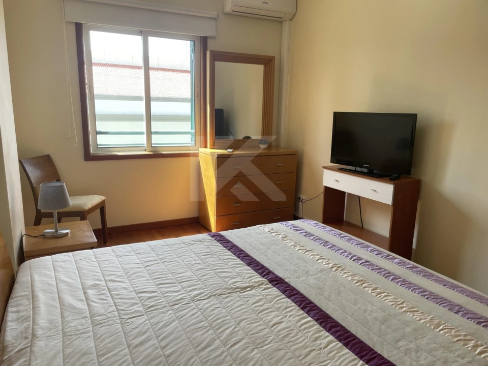 Apartamento T2 para Arrendamento em São Martinho Foto 5