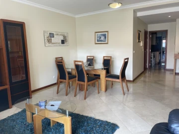 Apartamento T2 para Arrendamento em São Martinho