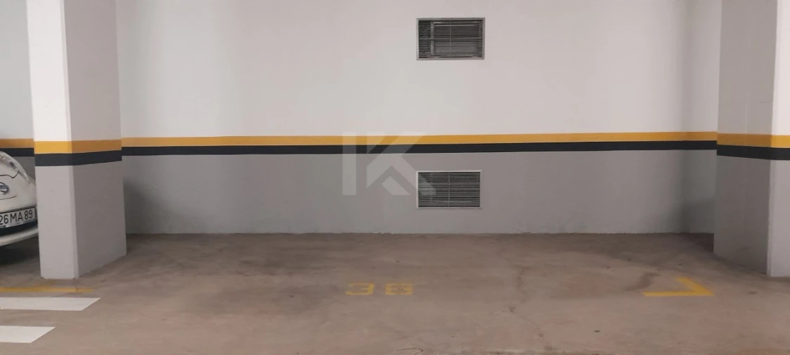 Apartamento T2 para Arrendamento em São Martinho Foto 14