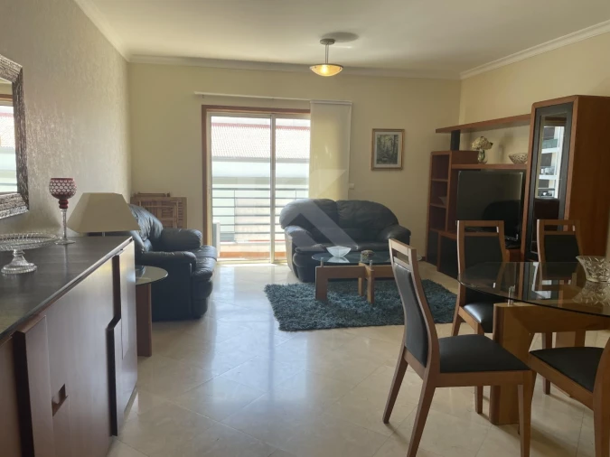 Apartamento T2 para Arrendamento em São Martinho Foto 3