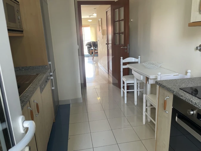 Apartamento T2 para Arrendamento em São Martinho Foto 9