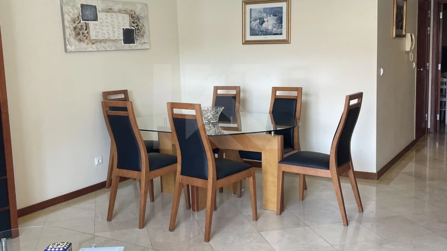 Apartamento T2 para Arrendamento em São Martinho