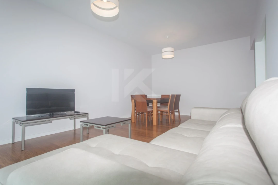 Apartamento T2 para Arrendamento em São Martinho Foto 2