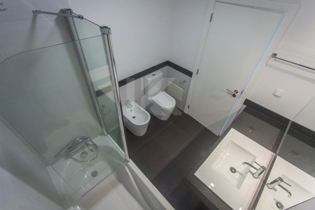 Apartamento T2 para Arrendamento em São Martinho Foto 11