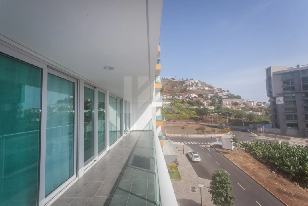 Apartamento T2 para Arrendamento em São Martinho Foto 12