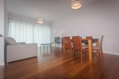 Apartamento T2 para Arrendamento em São Martinho