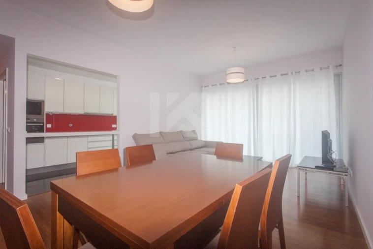 Apartamento T2 para Arrendamento em São Martinho Foto 3