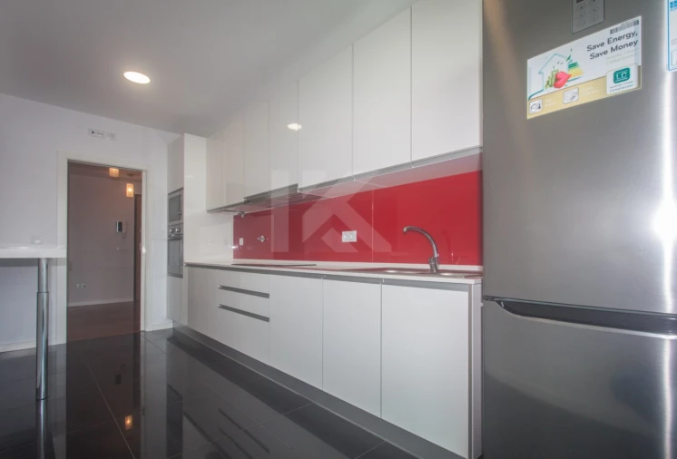 Apartamento T2 para Arrendamento em São Martinho Foto 5