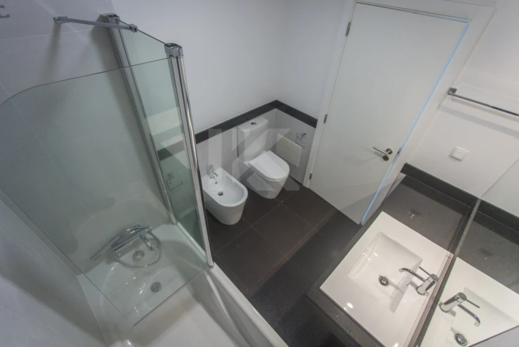 Apartamento T2 para Arrendamento em São Martinho Foto 11