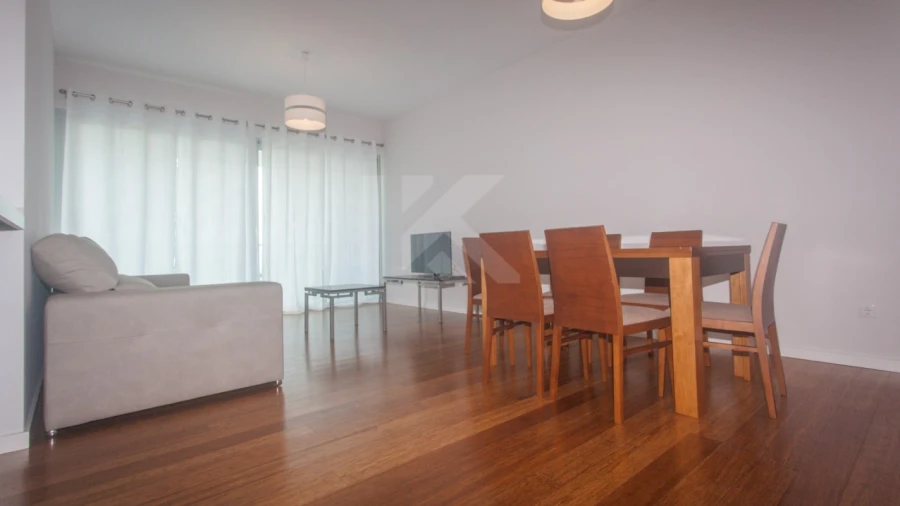 Apartamento T2 para Arrendamento em São Martinho