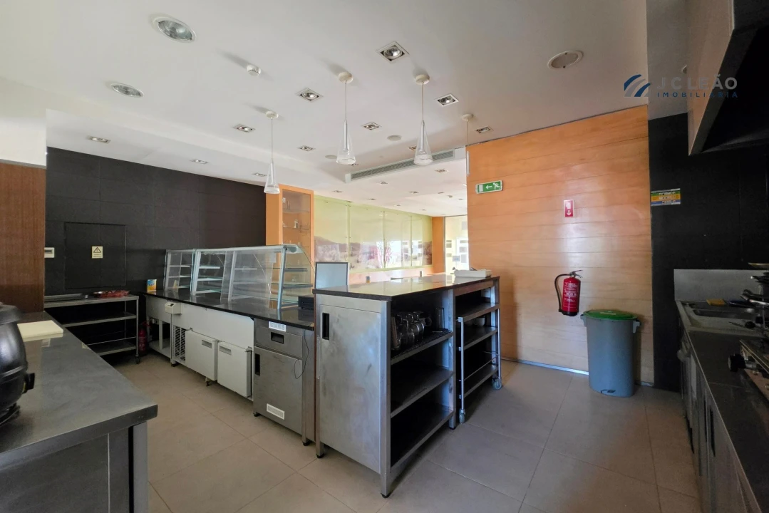 Prédio para Venda em Torre de Moncorvo Foto 38