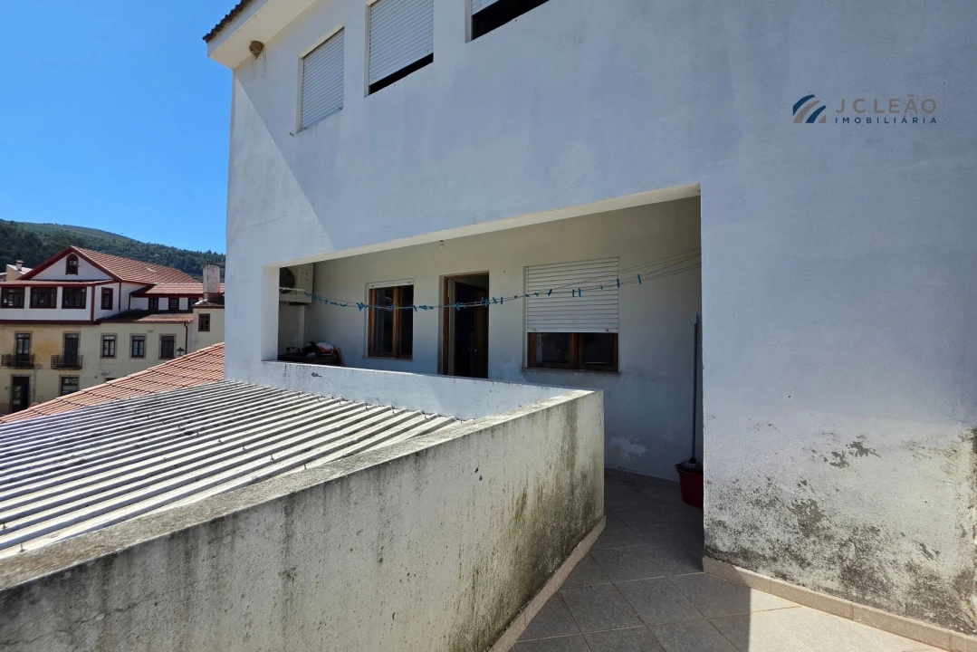 Prédio para Venda em Torre de Moncorvo Foto 23