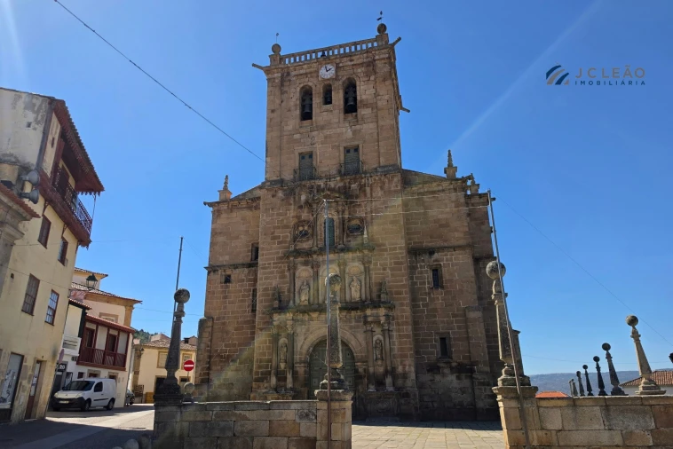 Prédio para Venda em Torre de Moncorvo Foto 60