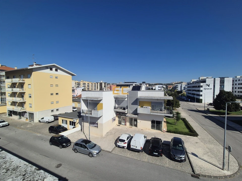 Apartamento T2 para Venda em Santo Antonio dos Olivais Foto 28