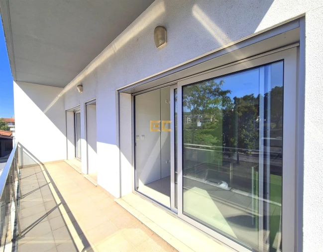 Apartamento T2 para Venda em Santo Antonio dos Olivais Foto 11