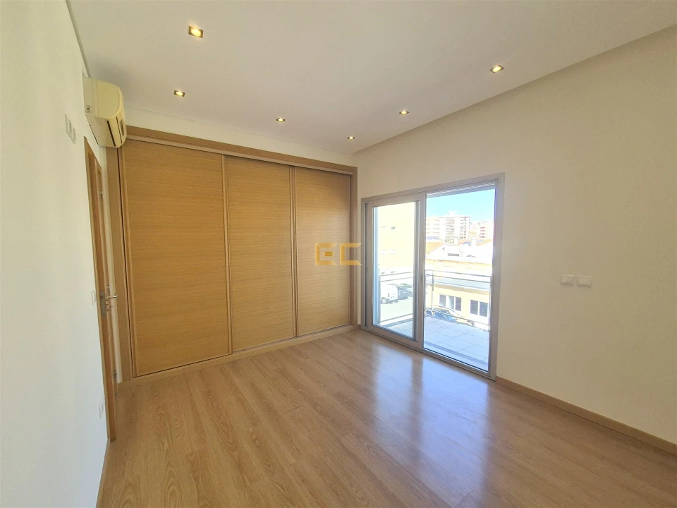 Apartamento T2 para Venda em Santo Antonio dos Olivais Foto 19