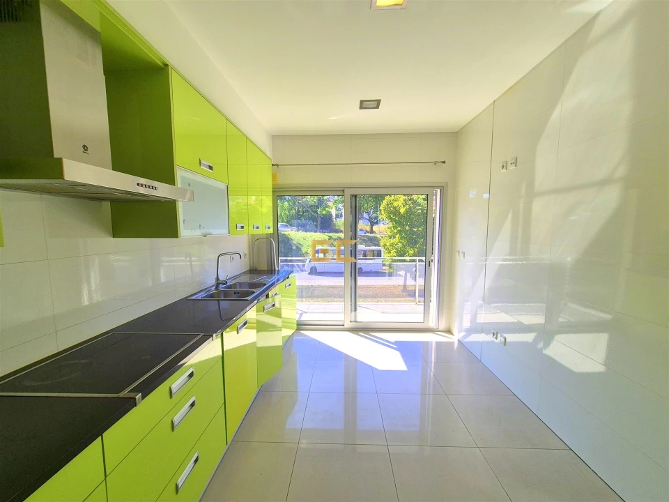 Apartamento T2 para Venda em Santo Antonio dos Olivais Foto 8