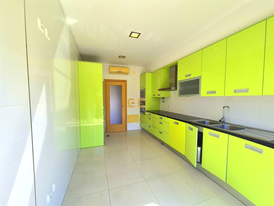 Apartamento T2 para Venda em Santo Antonio dos Olivais Foto 9