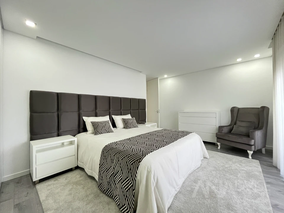 Apartamento T3 para Arrendamento em Viseu Foto 16
