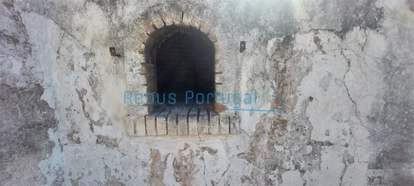 Moradia T4 para Venda em Santa Barbara de Nexe