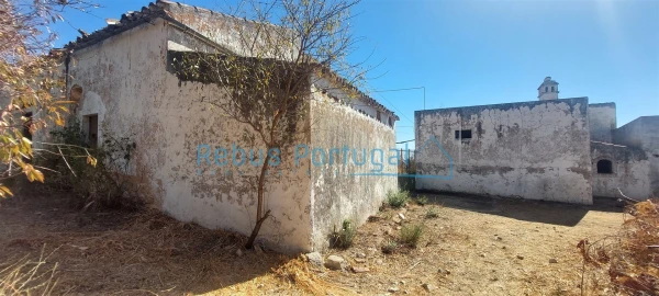 Moradia T4 para Venda em Santa Barbara de Nexe