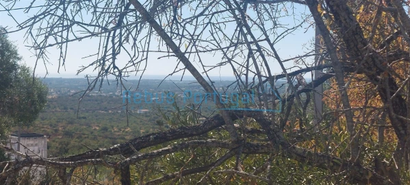 Moradia T4 para Venda em Santa Barbara de Nexe