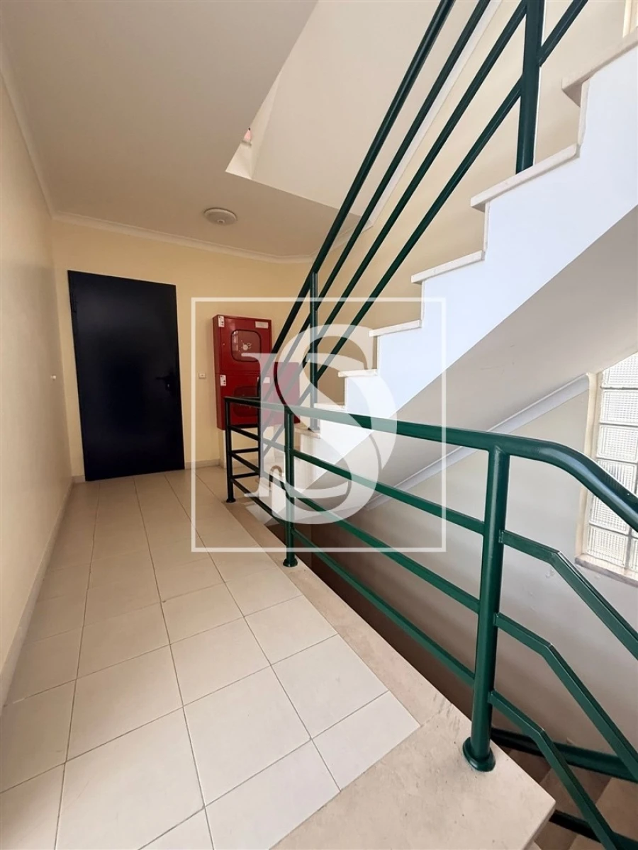 Apartamento T3 para Venda em Laranjeiro e Feijó Foto 2