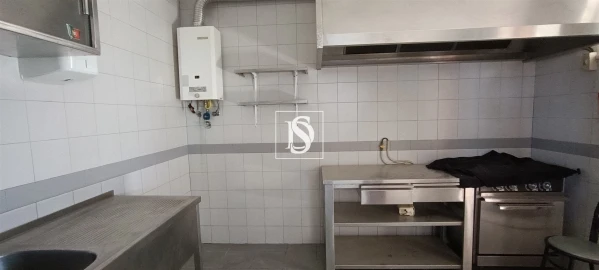 Loja para Arrendamento em Peraboa