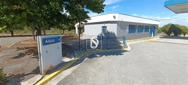Loja para Arrendamento em Peraboa