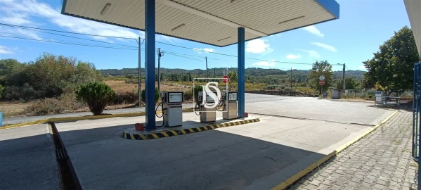 Loja para Arrendamento em Peraboa