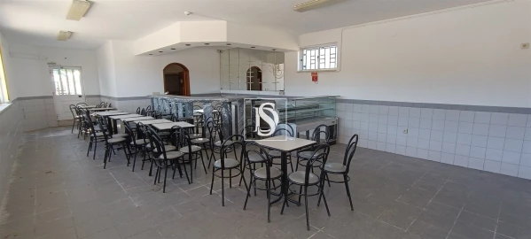 Loja para Arrendamento em Peraboa
