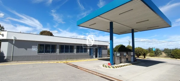 Loja para Arrendamento em Peraboa