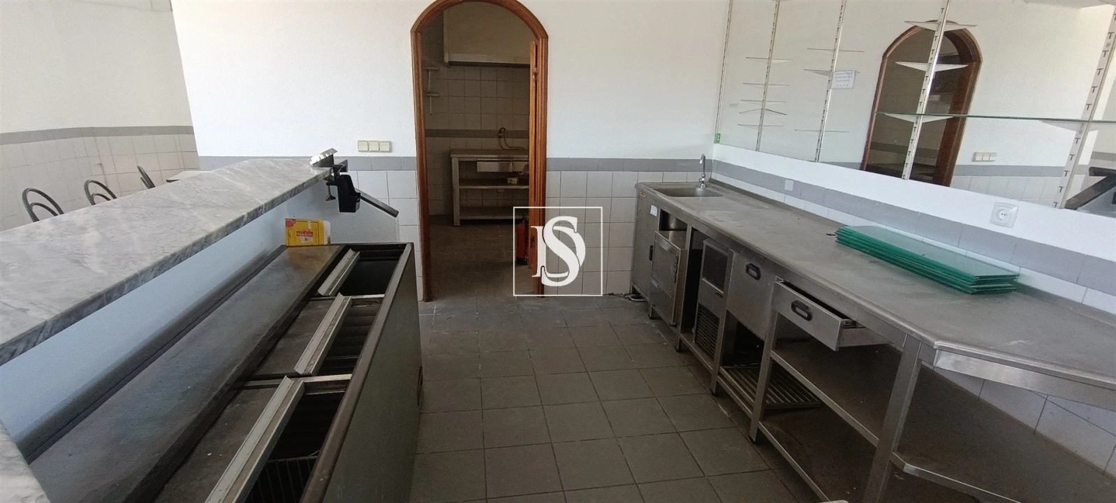 Loja para Arrendamento em Peraboa Foto 35