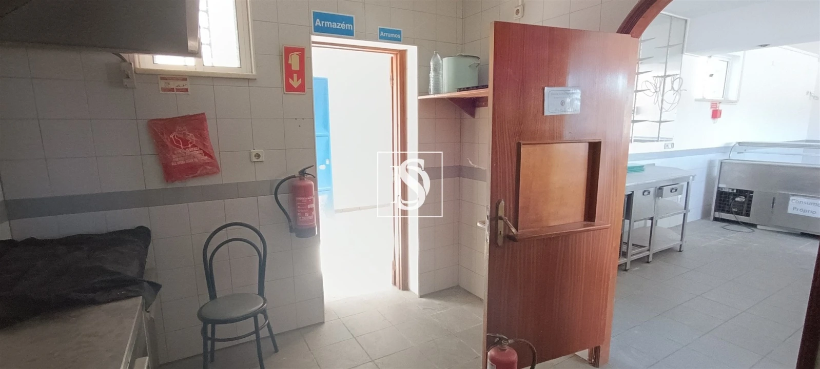 Loja para Arrendamento em Peraboa Foto 38