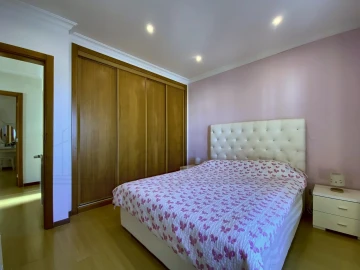 Moradia T4 para Venda em São João das Lampas e Terrugem