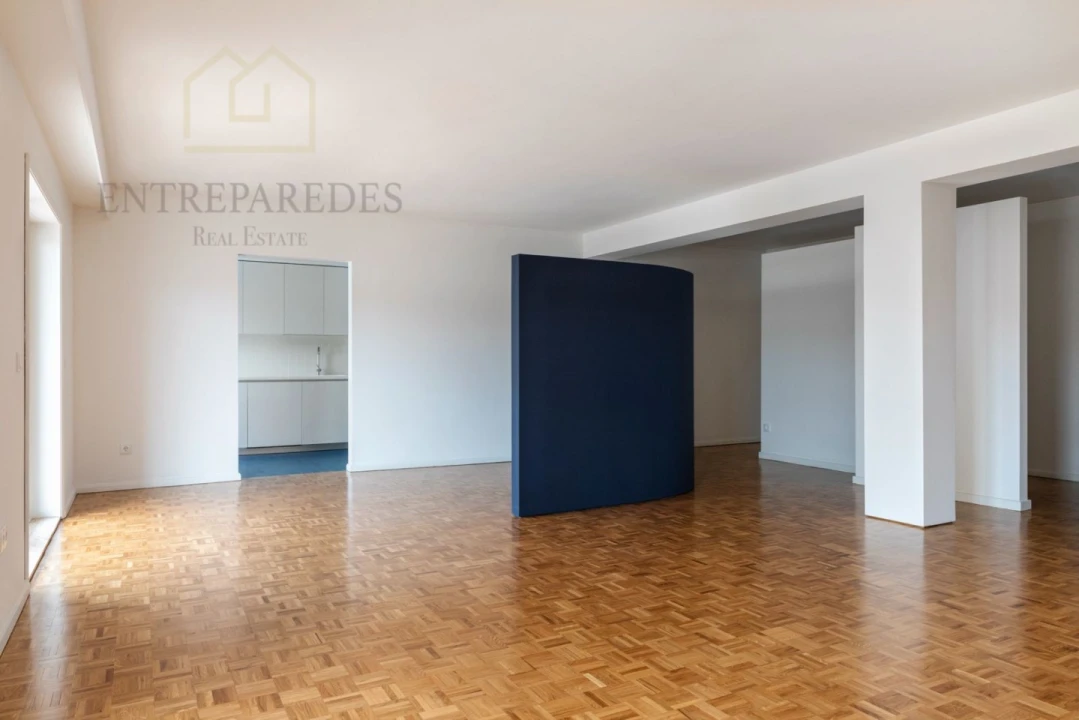 Apartamento T3 para Venda em Cedofeita, Santo Ildefonso, Sé, Miragaia, São Nicolau e Vitória Foto 2