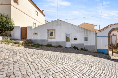 Moradia T2 para Venda em Santa Maria, São Pedro e Matacães
