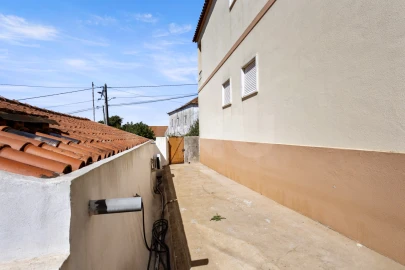 Moradia T2 para Venda em Santa Maria, São Pedro e Matacães