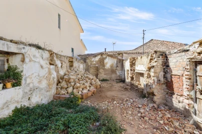 Moradia T2 para Venda em Santa Maria, São Pedro e Matacães