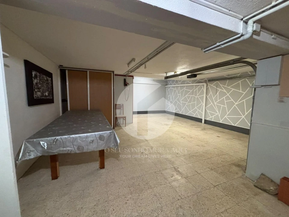 Moradia T3 para Venda em Montenegro Foto 6