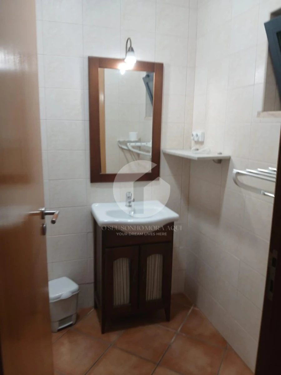 Moradia T3 para Venda em Montenegro Foto 17