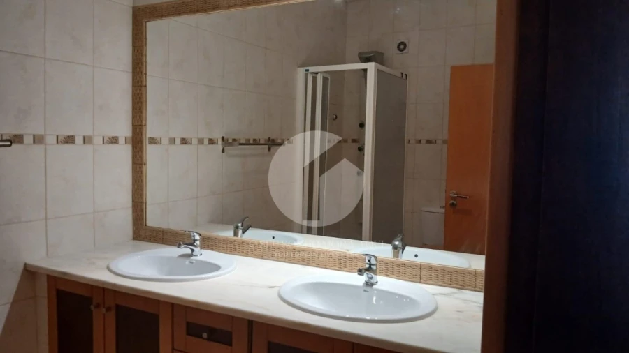 Moradia T3 para Venda em Montenegro Foto 22