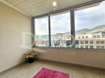 Apartamento T2 para Venda em Funchal (Se)