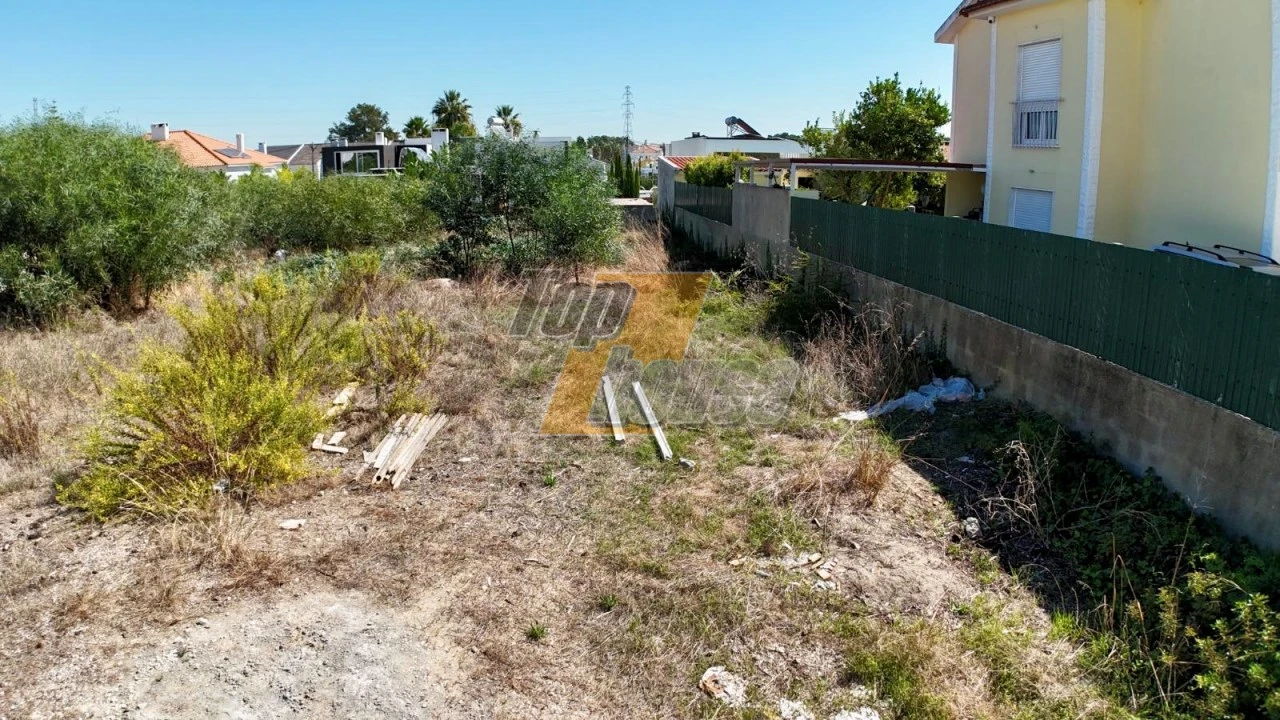Terreno para Venda em Corroios Foto 2