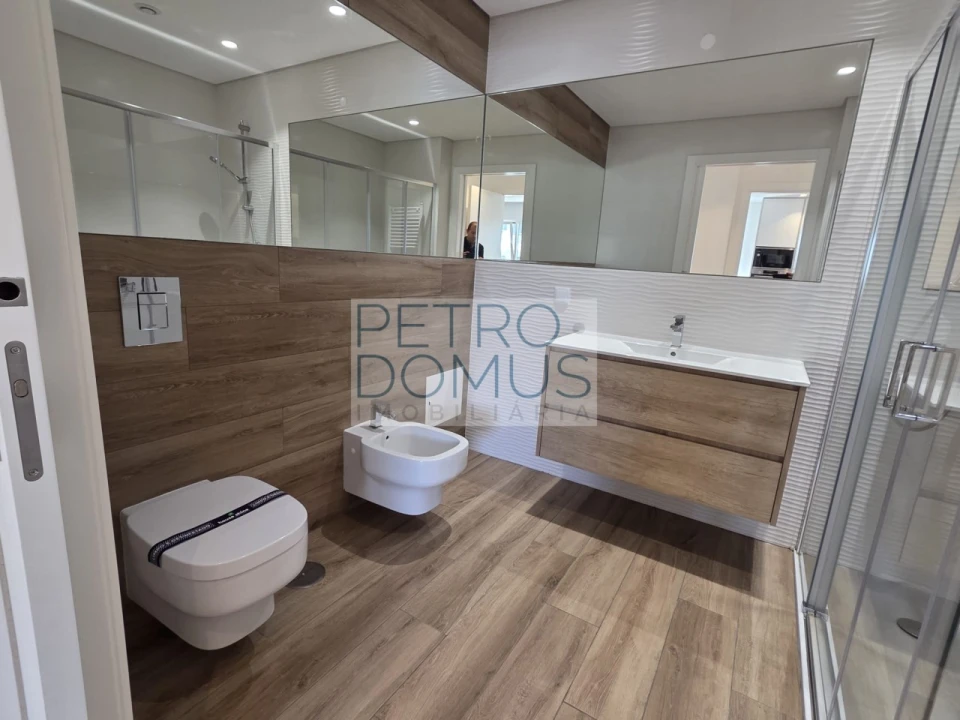 Apartamento T2 para Venda em Parceiros e Azoia Foto 11